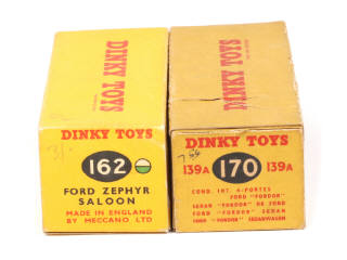 Lot 148 - DINKY TOYS (GB) (2)