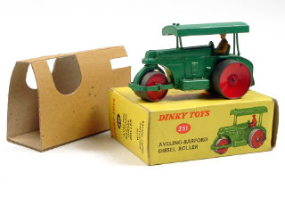 Lot 170 - DINKY TOYS GB (1)
