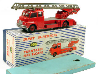 Lot 181 - DINKY TOYS GB (1)