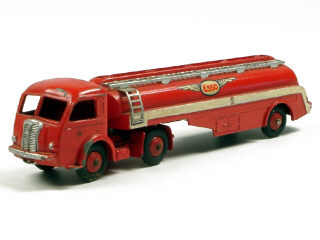 Lot 39 - DINKY TOYS (FRANCE) (1)