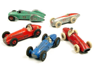 Lot 157 - DINKY TOYS (5)
