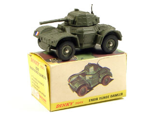 Lot 102 - DINKY TOYS FRANCE (1)