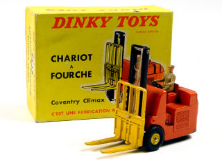 Lot 96 - DINKY TOYS (FRANCE) (1)