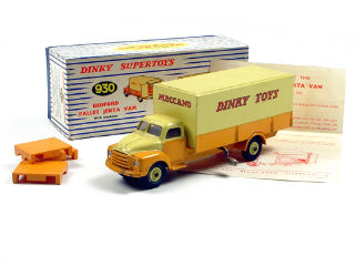 Lot 179 - DINKY TOYS GB (1)