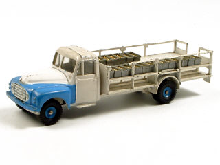 Lot 84 - DINKY TOYS FRANCE (1)