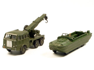 Lot 136 - DINKY TOYS FRANCE (2)