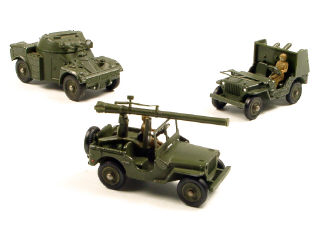 Lot 153 - DINKY TOYS (FRANCE) (3)