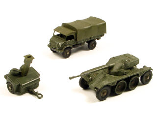 Lot 154 - DINKY TOYS (FRANCE) (3)