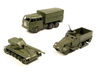 Lot 152 - DINKY TOYS (FRANCE) (3)