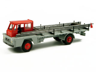 Lot 85 - DINKY TOYS FRANCE (1)