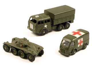 Lot 150 - DINKY TOYS (FRANCE) (3)