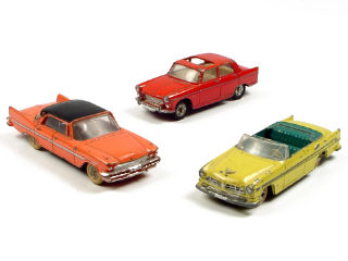Lot 137 - DINKY TOYS (FRANCE) (3)