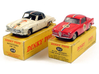 Lot 122 - DINKY TOYS (FRANCE) (2)