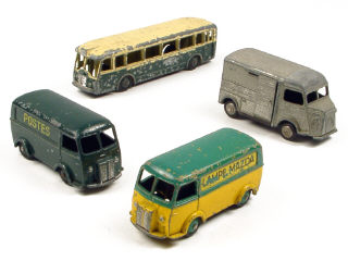 Lot 156 - DINKY TOYS (FRANCE) (4)
