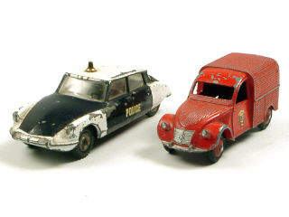 Lot 130 - DINKY TOYS FRANCE (2)