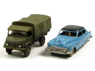 Lot 126 - DINKY TOYS (FRANCE) (2)