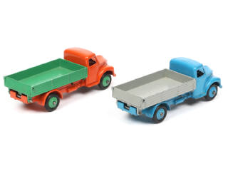 Lot 237 - DINKY TOYS (GB) (2)