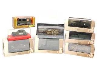 Lot 23 - DIVERS (8)