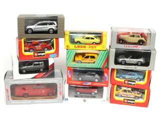 Lot 52 - DIVERS (12)
