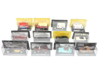 Lot 69 - DIVERS (12)