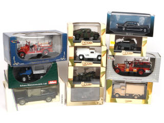 Lot 51 - DIVERS (11)