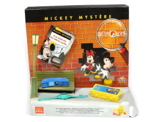 Lot 135 - MAC DONALD (USA) (2)