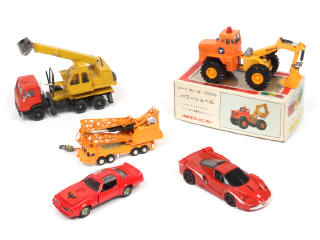 Lot 130 - DIVERS (5)