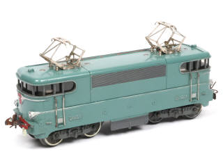 Lot 31 - HORNBY 'O' (FRANCE) (1)
