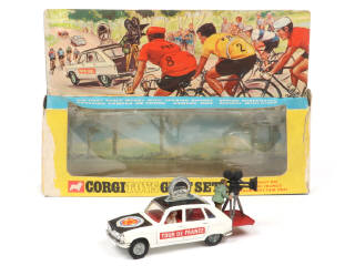 Lot 195 - CORGI TOYS (GB) (1)