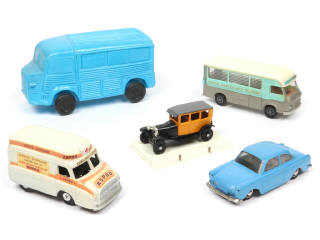 Lot 129 - DIVERS (5)