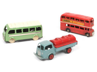 Lot 128 - DIVERS (3)