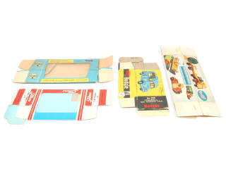 Lot 127 - DIVERS (4)