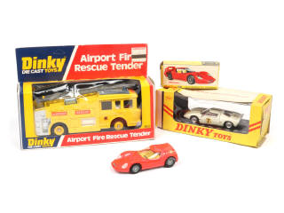 Lot 333 - DINKY TOYS (GB) (3)