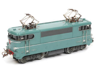 Lot 15 - HORNBY 'O' (FRANCE) (1)