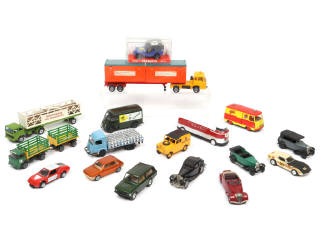 Lot 108 - DIVERS (17)