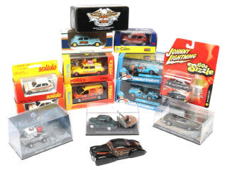 Lot 105 - DIVERS (13)