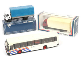 Lot 101 - DIVERS (3)