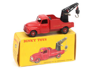 Lot 262 - DINKY TOYS (FRANCE) (1)