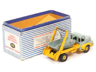 Lot 255 - DINKY TOYS (FRANCE) (1)