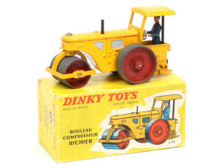 Lot 256 - DINKY TOYS (FRANCE) (1)