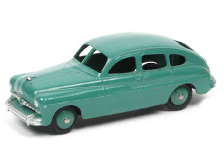 Lot 252 - DINKY TOYS (FRANCE) (1)