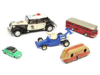 Lot 67 - DIVERS (5)
