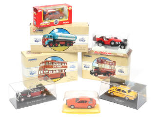 Lot 100 - DIVERS (8)