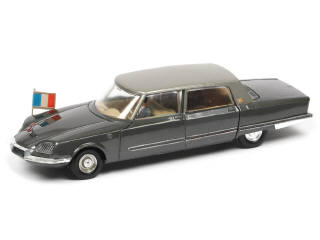 Lot 267 - DINKY TOYS (FRANCE) (1)