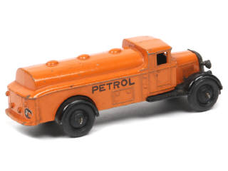 Lot 139 - DINKY TOYS (GB) (1)