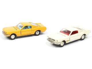 Lot 169 - DINKY TOYS (GB) (2)