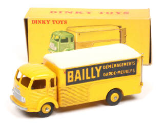 Lot 231 - DINKY TOYS (FRANCE) (1)