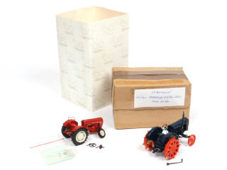 Lot 86 - DIVERS (2)