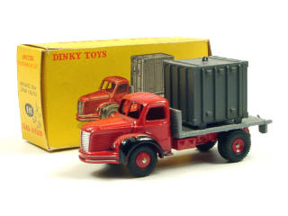Lot 889 - DINKY TOYS (FRANCE) (1)