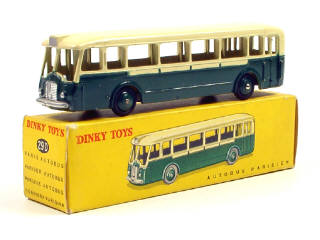 Lot 863 - DINKY TOYS FRANCE (1)